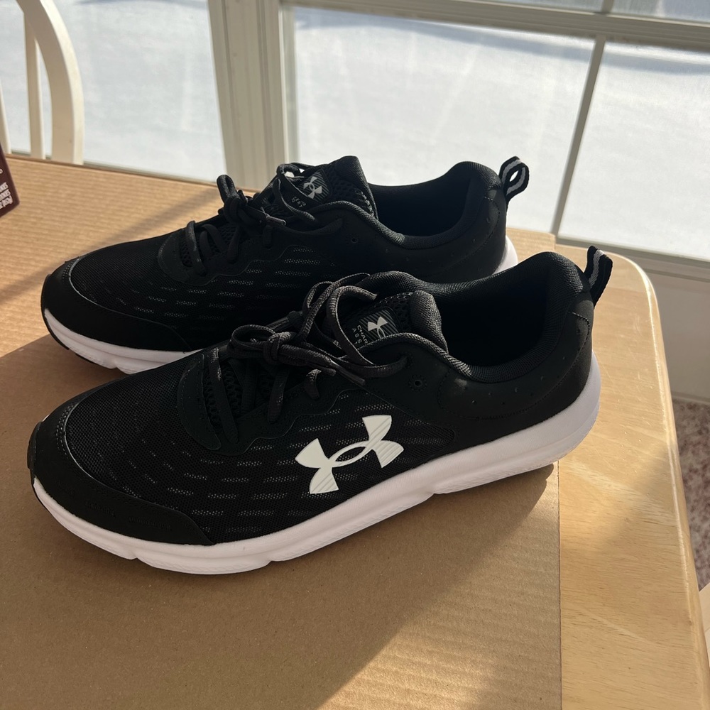 Under Armour Tennis Shoes
